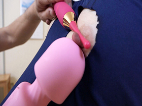 あどけない顔して乳頭長めピンコ勃ちの卑猥な乳首でごめんちゃい。淫乱すぎて困っている小娘に媚薬で白目ロンパリで逝きまくるぅ！　サンプル画像10